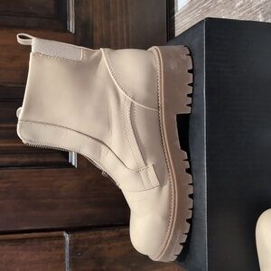 Kohl's Tan Boots with Chunky Sole